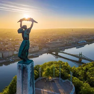 Kristal Gellert Hill Magyarország